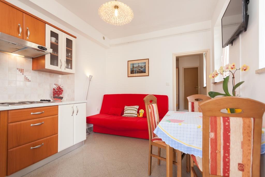 Apartment Darko โรวีน ภายนอก รูปภาพ